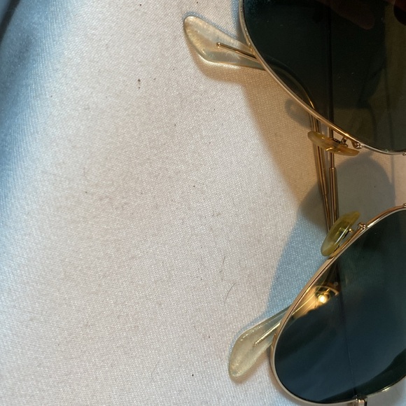 Ray-Ban Aviators - Picture 4 of 13